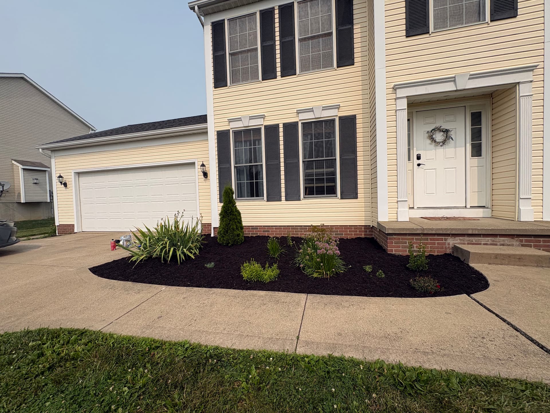 Fresh Mulch Install That Makes a Front Yard Pop