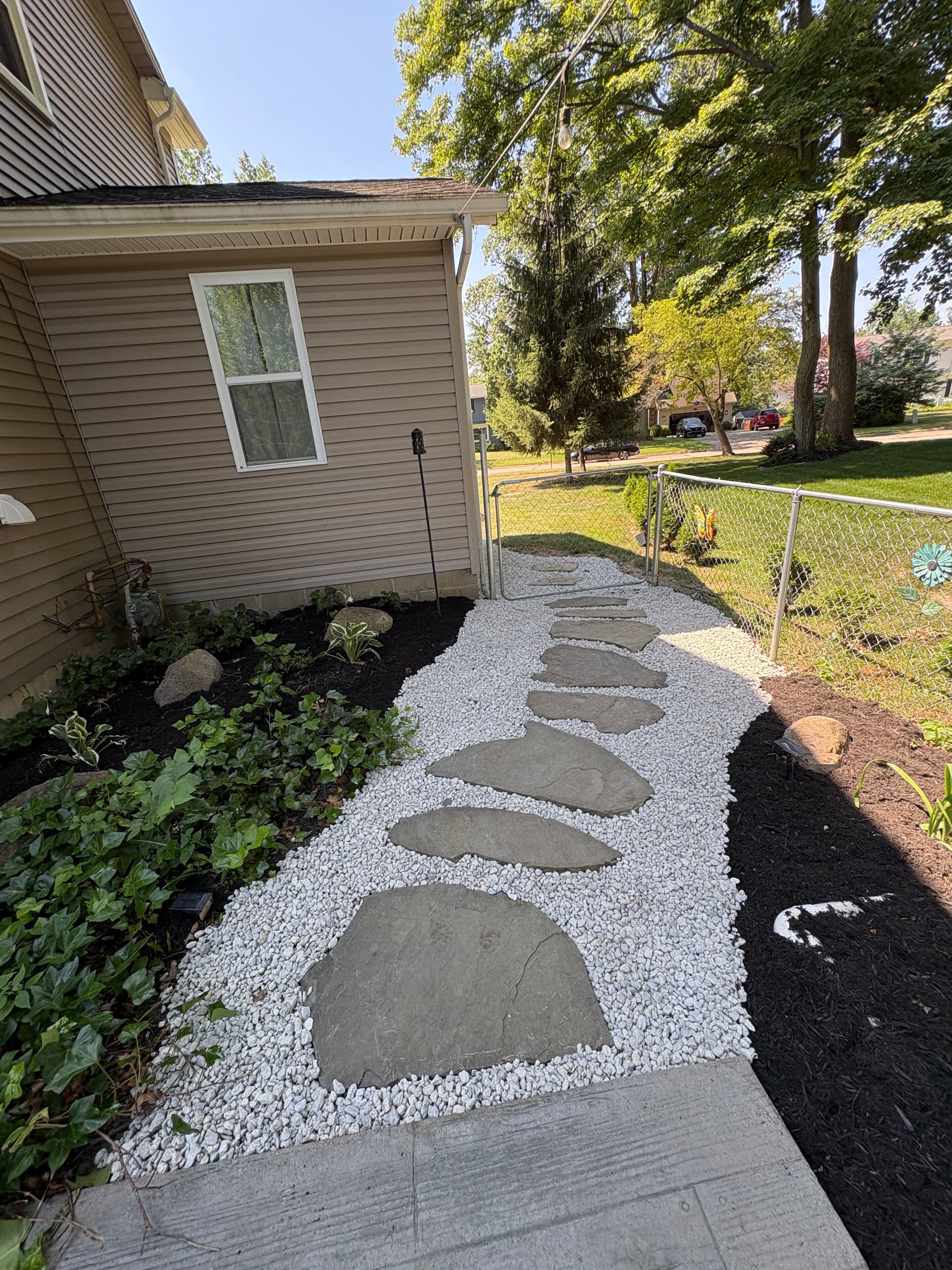 Gallery photos for Fresh Mulch Beds and a Gravel Walkway That Actually Work: Image #2
